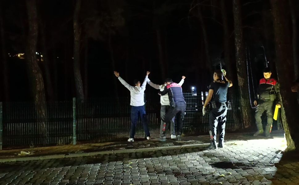 Onikişubat’ta İki Grup Birbirine Girdi: Ruhsatsız Silahlar Ele Geçirildi