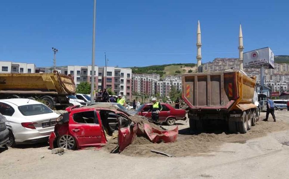 Kahramanmaraş'ta freni boşalan kamyon 7 araca çarptı: 6 yaralı