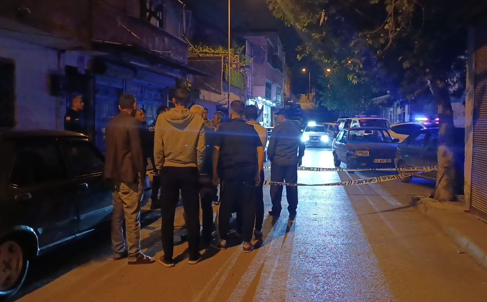 Kahramanmaraş'ta sokak ortasında rastgele ateş açtı, 2 kişiyi yaraladı!