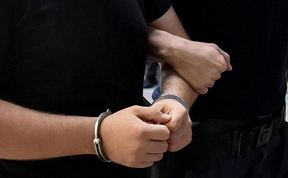 Kahramanmaraş’ta türbede heykel yakmaya çalıştı
