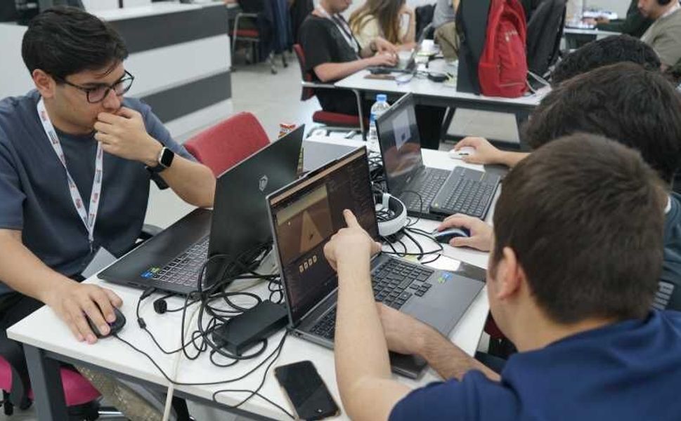 Pusula Maraş, Oyun Dünyasının Genç Yeteneklerini Bir Araya Getirdi; Game Jam Başladı