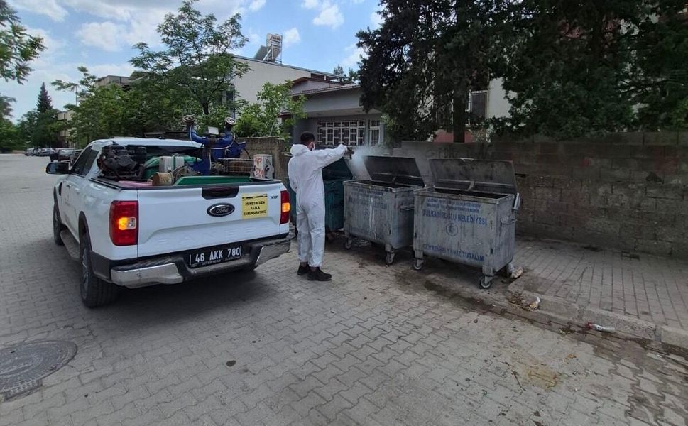 Büyükşehir’den Bayram Mesaisi; Temizlik ve İlaçlama Aralıksız Sürüyor
