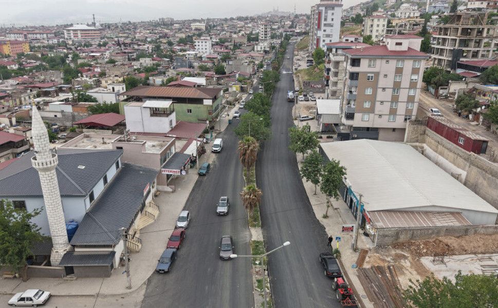 Büyükşehir, Dulkadiroğlu Şeyh Şamil Caddesi’nin Asfaltını Yeniledi