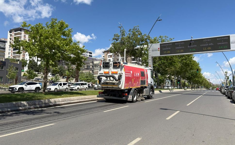 Büyükşehir, Daha Temiz Bir Kahramanmaraş İçin Bayramda da Sahada