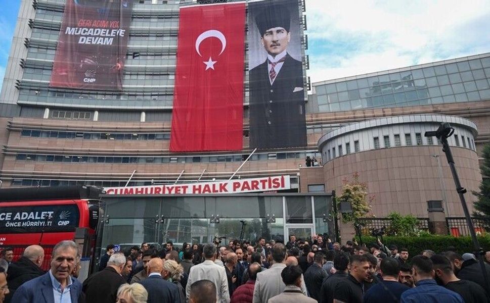 CHP Genel Merkezi’ne Polis Neden Müdahale Etti? Ankara’daki Gerginlikte Son Durum