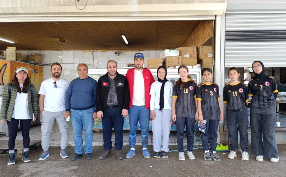 Merdan Balık Evi’nden kırsaldan gelen Bocce takımına tam destek