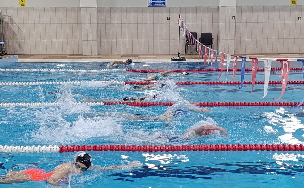 Kahramanmaraş’ta Triatlon Rüzgarı: 35 Sporcu Performans Testinde Ter Döktü