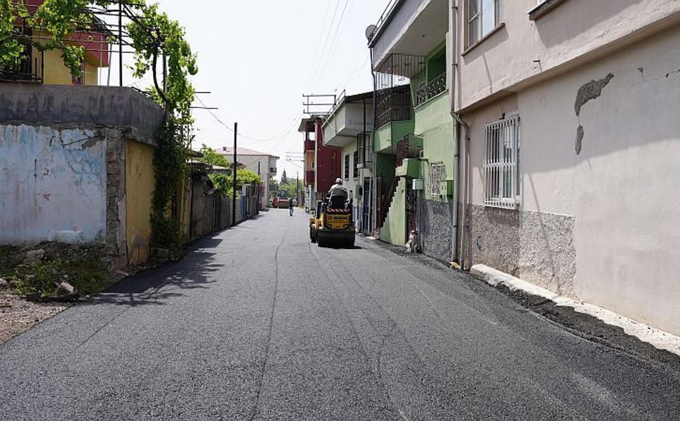 Büyükşehir, Dulkadiroğlu Yavuz Selim Mahallesi’nde Sokak Sokak Cadde Cadde Asfalt Seriyor