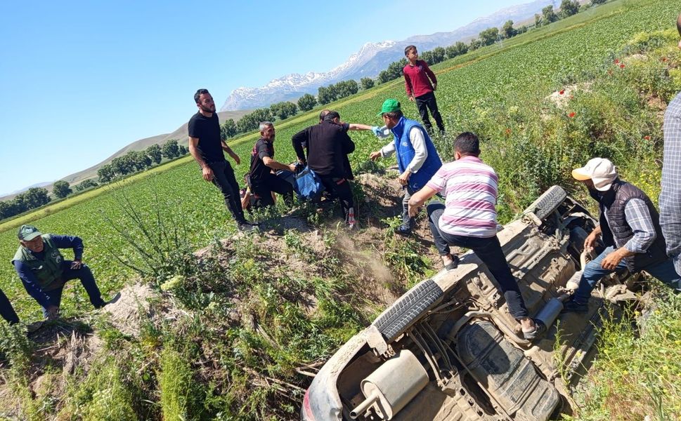 Elbistan’da Otomobil Kanala Uçtu: 4 Kişi Yaralandı