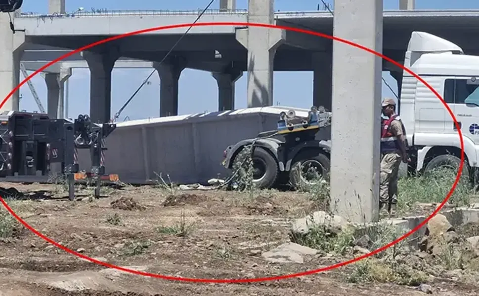 Fabrika inşaatında beton blok, işçilerin üzerine düştü: 1 ölü, 1 yaralı