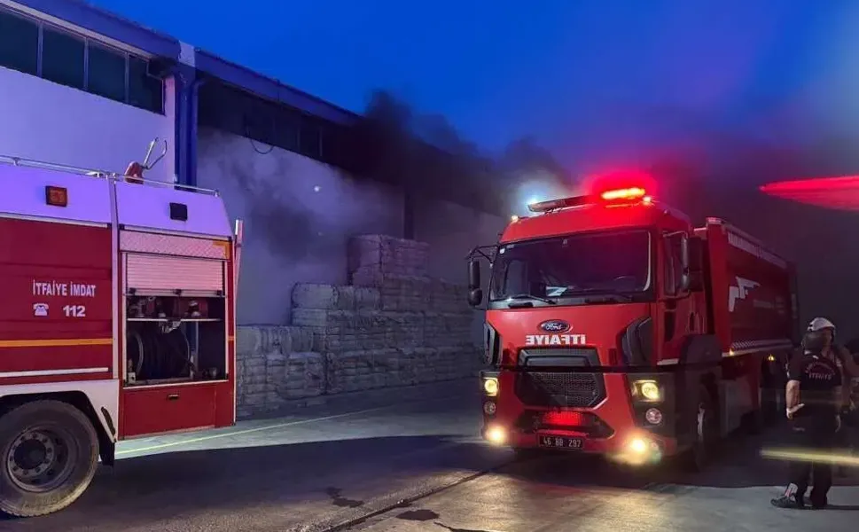 Kahramanmaraş'ta tekstil fabrikasında çıkan yangın kontrol altına alındı