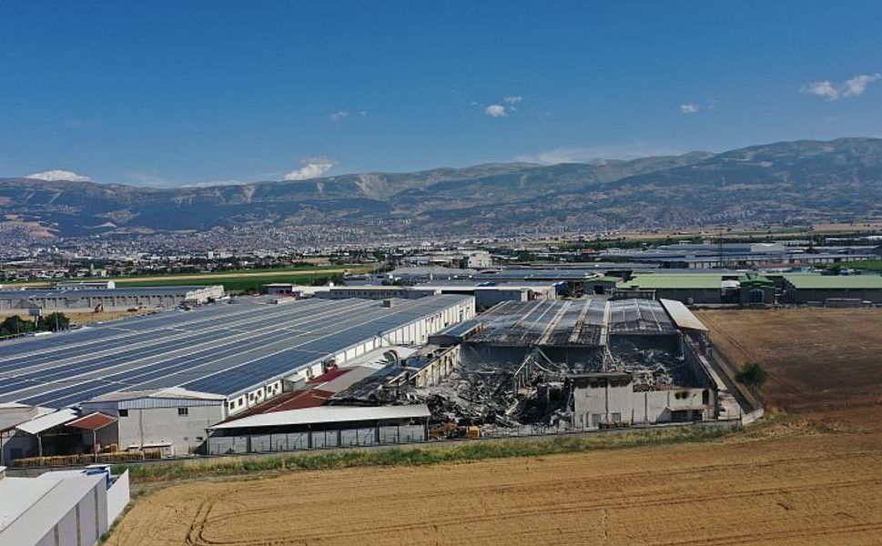 Kahramanmaraş’ta Fabrika Yangınının Boyutu Gün Işığıyla Netleşti