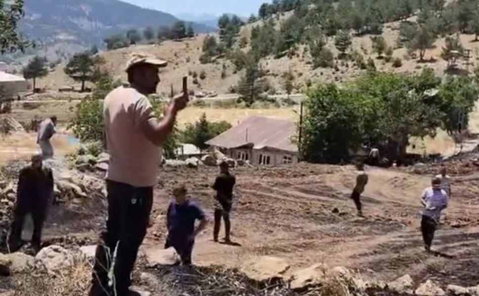 Tarım arazisi alevlere teslim oldu, yangında elektrik dağıtım şirketinin ihmali olduğu ileri sürüldü