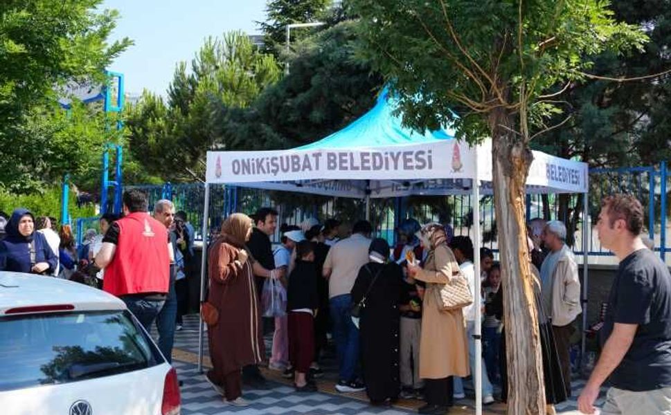 Onikişubat Belediyesi, LGS’ye giren öğrencilerin ve ailelerinin sınav heyecanına ortak oldu