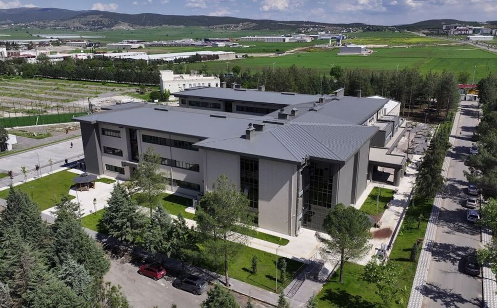 İstiklal Üniversitesi’nde yeni düzenlemeler için düğmeye basıldı