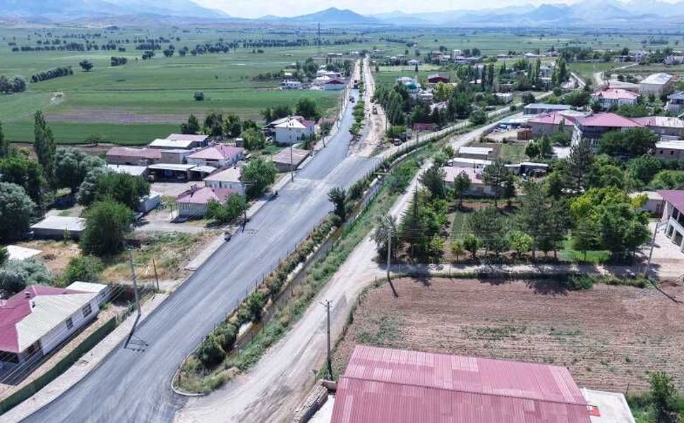 Elbistan İğde’de Ulaşım Atağı; Yürüyüş Yolu Tamam, Asfalt Başladı