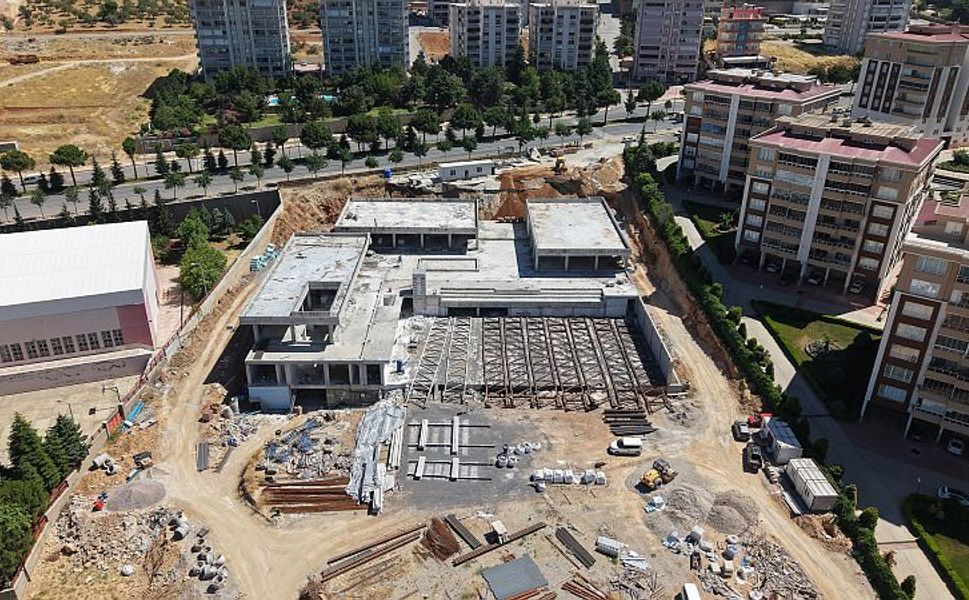 Kahramanmaraş’ın Türkiye’ye Örnek Gençlik Merkezi Hızla Yükseliyor