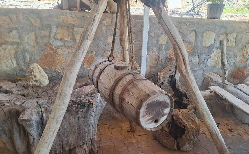 Bir zamanlar her evde olan ahşap yayıklar zamana yenik düştü