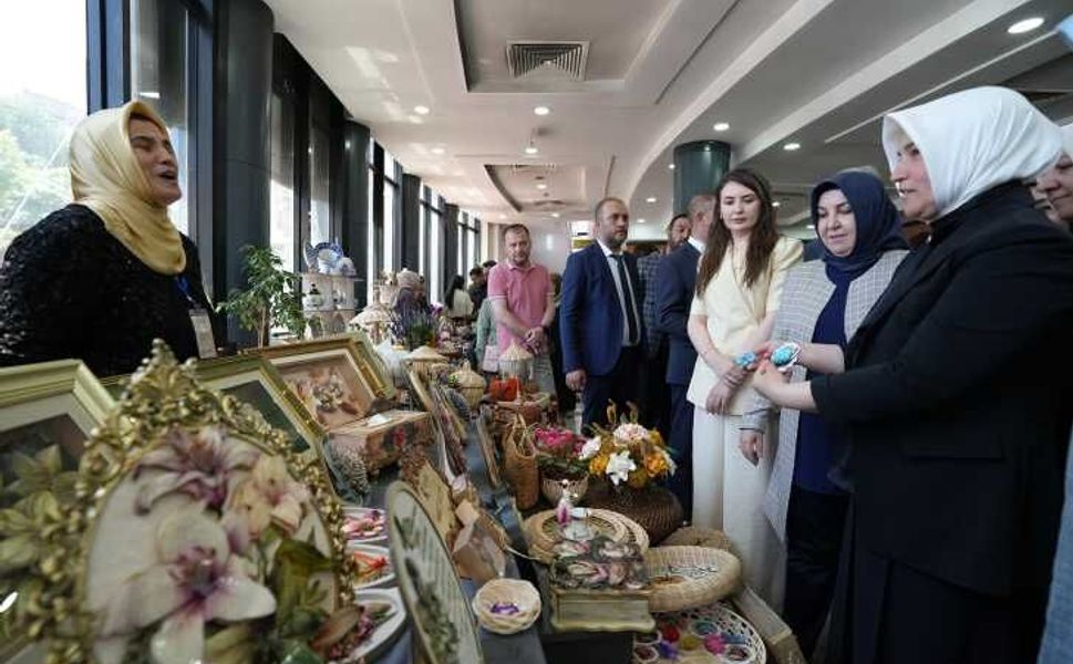 KAMEK’in El Emeği Göz Nuru Eserleri Yıl Sonu Sergisinde Görücüye Çıktı