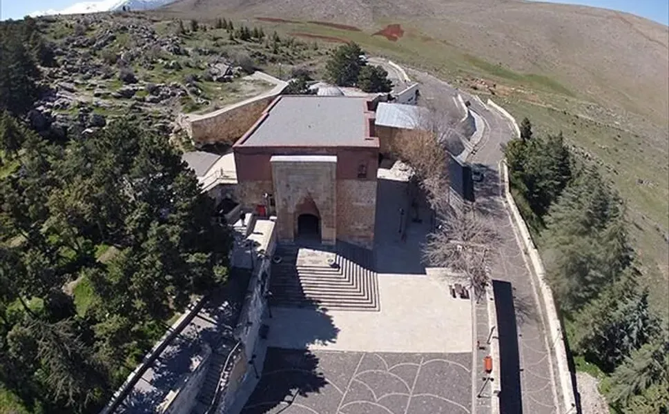 Kahramanmaraş'ta İnanç ve Tarihin İç İçe Geçtiği Eşsiz Mekân