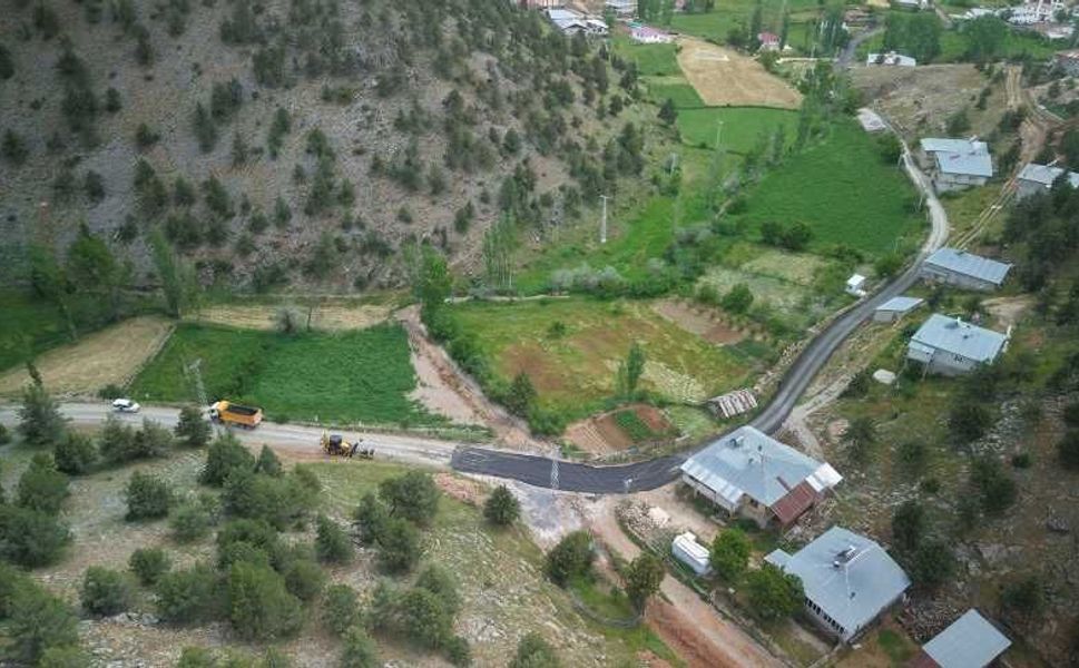 Göksun’da Yollar Yenileniyor, Ulaşım Konforu Artıyor