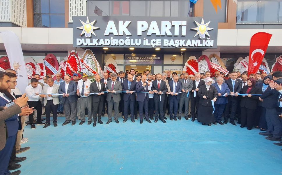 AK Parti Dulkadiroğlu İlçe Başkanlığı'nın yeni hizmet binası açıldı
