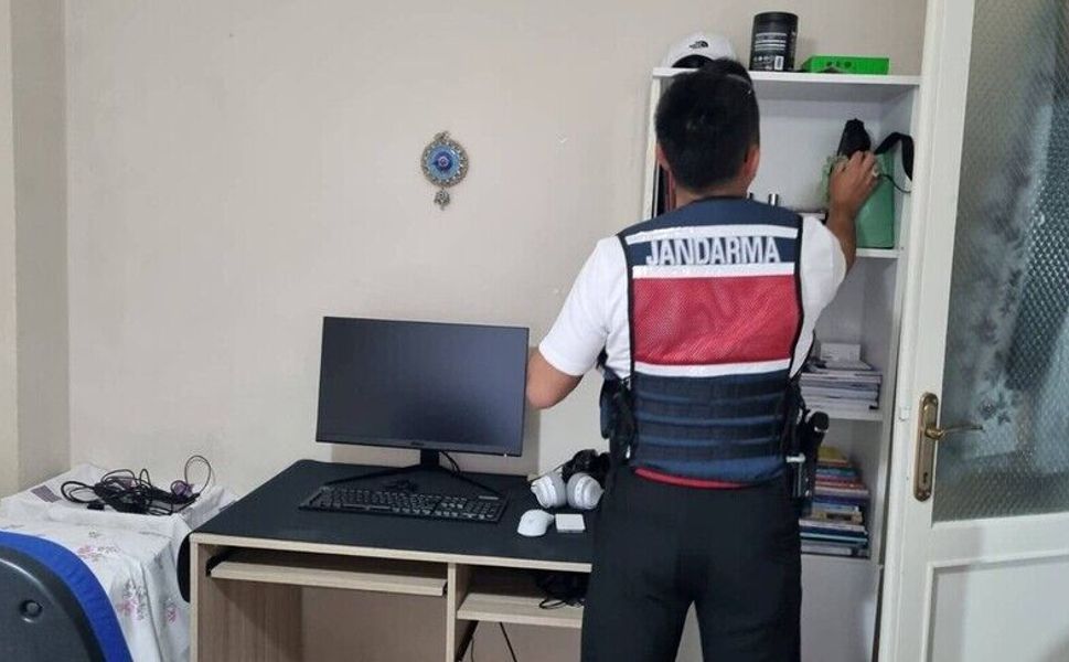 MİT'ten kredi kartı dolandırıcılarına yönelik operasyon