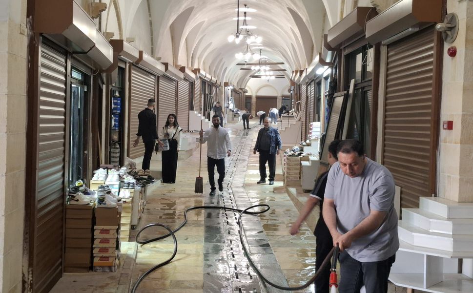 Kapalı Çarşı’da temizlik ve taşınma mesaisi