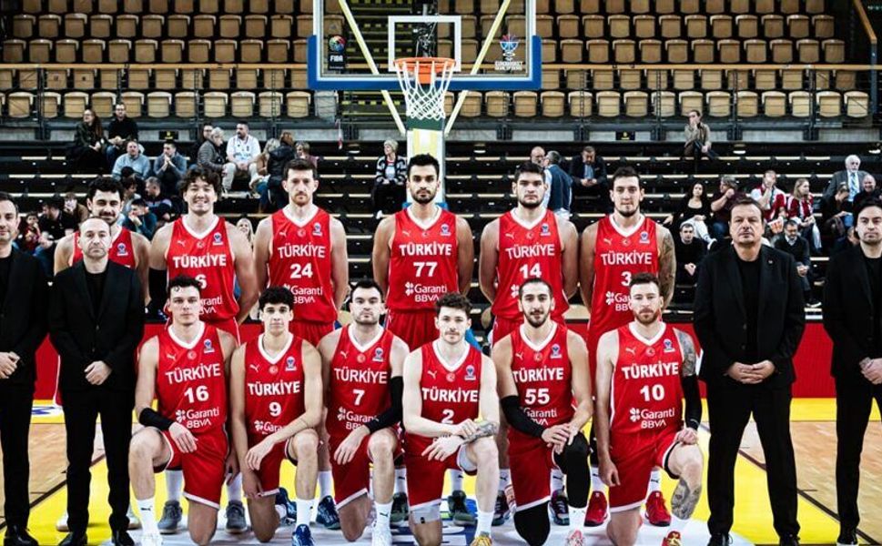 Türkiye-İsviçre Basketbol Maçı İçin Nefesler Tutuldu