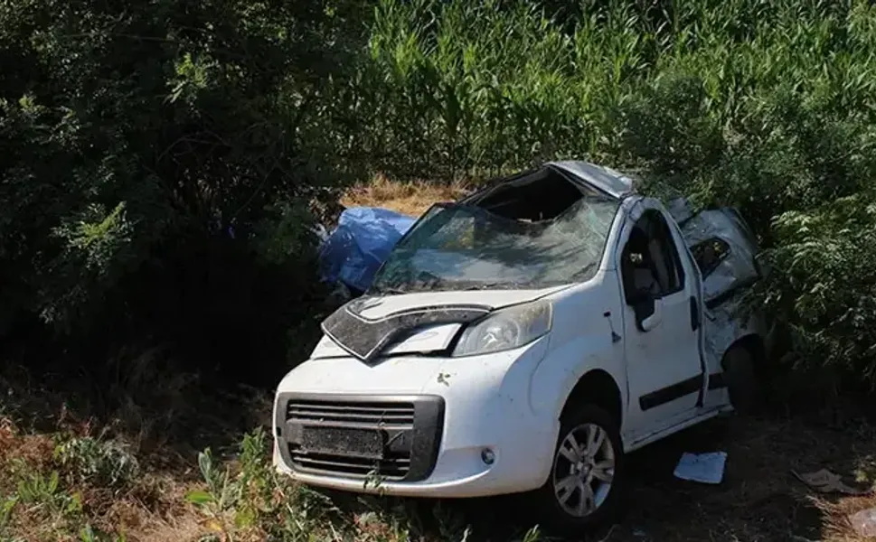 Düğün dönüşü kaza: 3 ölü, 1 yaralı