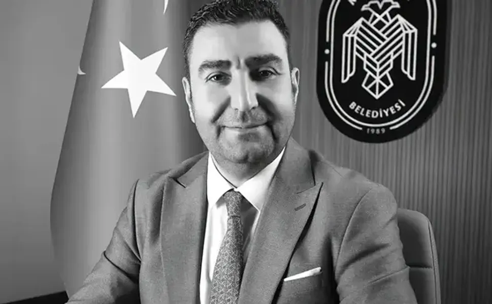 Belediye özel kalem müdürü bisikletten düşüp öldü