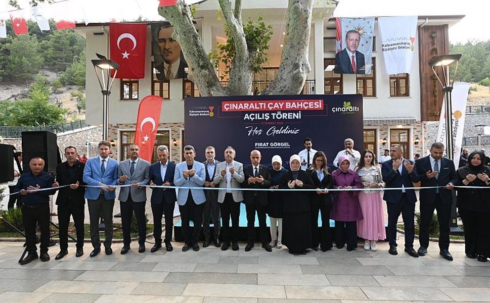 Şehrin Yeni Buluşma Noktası Çınaraltı Çay Bahçesi Hizmete Açıldı