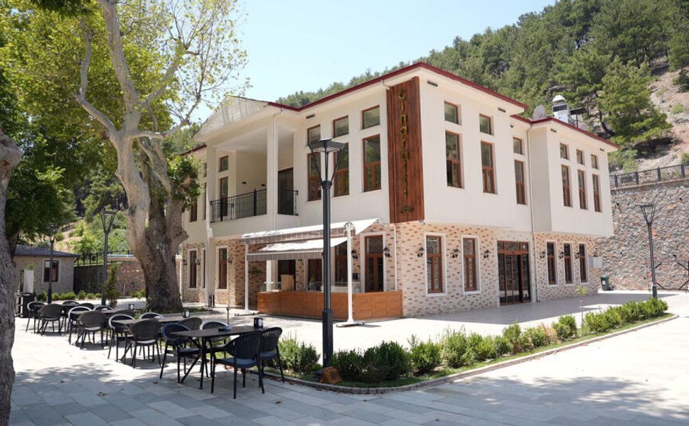 Pınarbaşı Çınaraltı Çay Bahçesi Hizmete Açılıyor