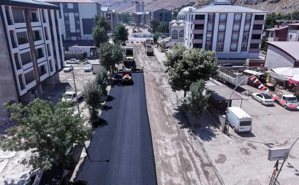 Elbistan’ın En Yoğun Caddesinde Büyük Dönüşüm Başladı