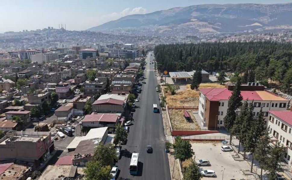 Şeyh Adil ve Girne Caddeleri Sıcak Asfaltla Yeniledi