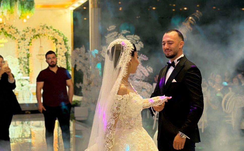 Melisa Türkmen ile Emirhan Kazancı masalsı bir düğünle hayatlarını birleştirdi