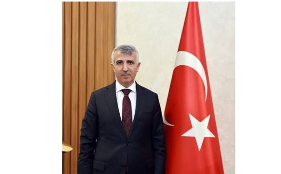 Vali Ünlüer: "15 Temmuz, Milletimizin Demokrasiye Sahip Çıktığı Kutlu Diriliştir"