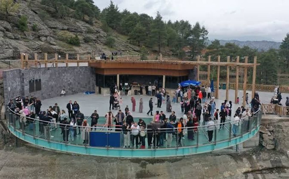 Kahramanmaraş’ta eleştiriliyordu, şimdi ziyaretçi akınına uğruyor