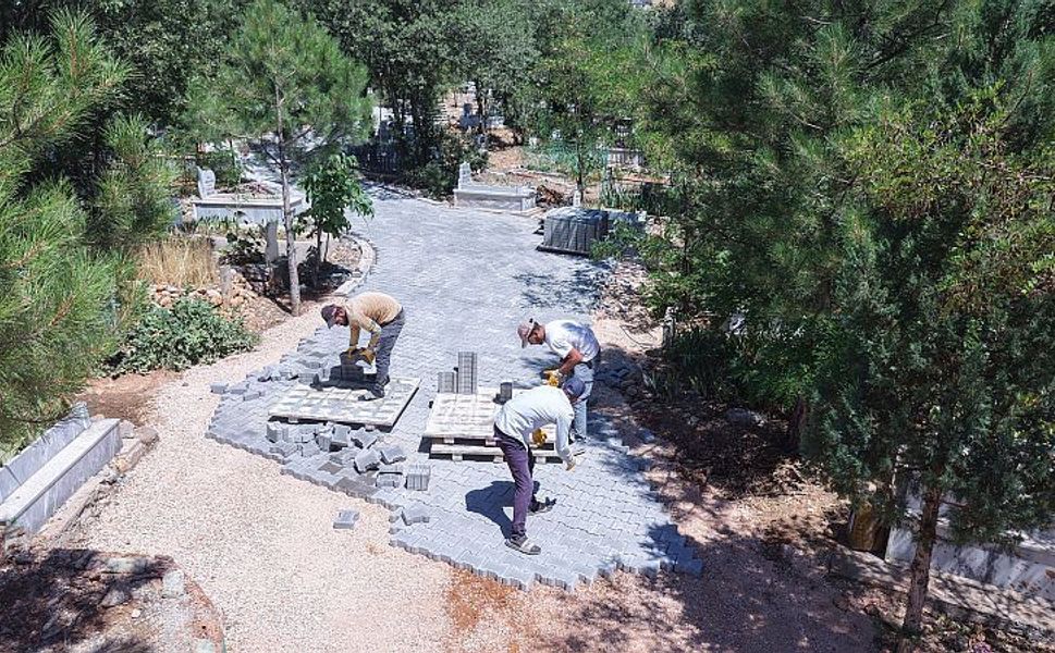 Büyükşehir’den Nurhak’ta Mezarlık Düzenlemesi