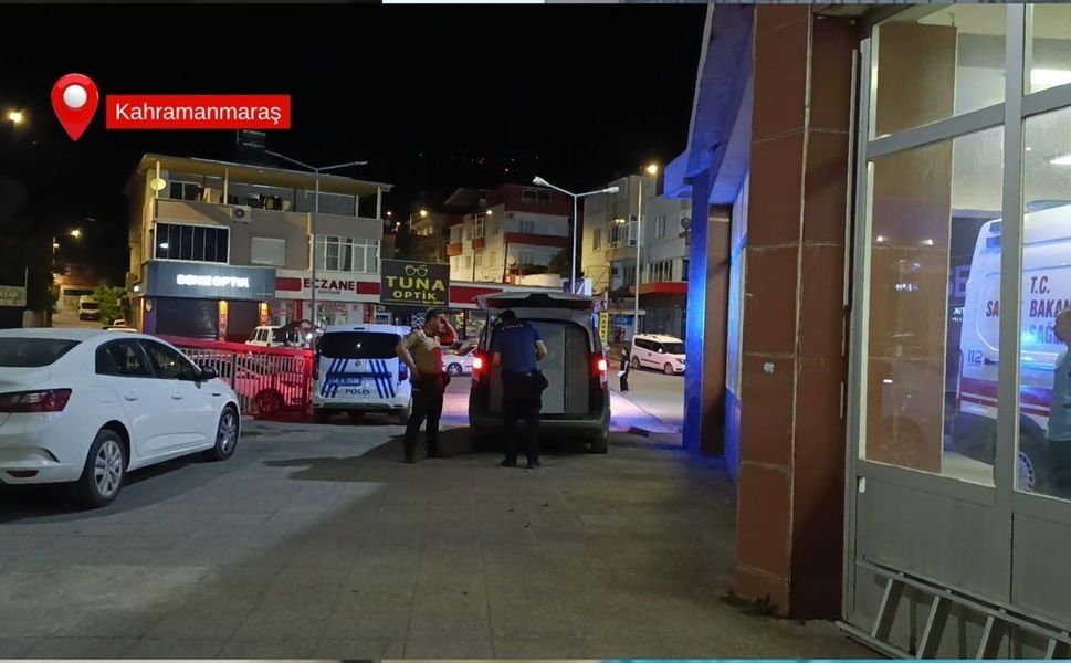 Babasını darp eden ağabeyini bıçaklandı