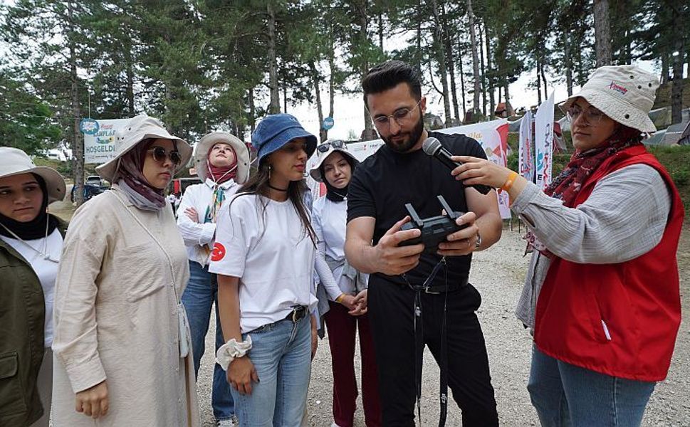 Kahramanmaraşlı Gençler Gökyüzünü Drone ile Görüntüledi