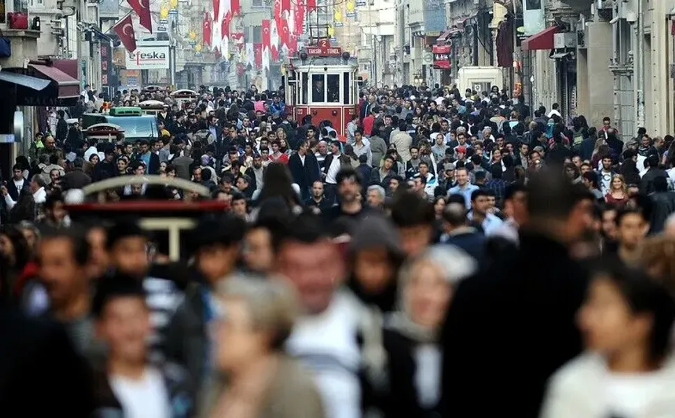 Türkiye’de Kadınlar Erkeklerden 5,2 Yıl Daha Uzun Yaşıyor