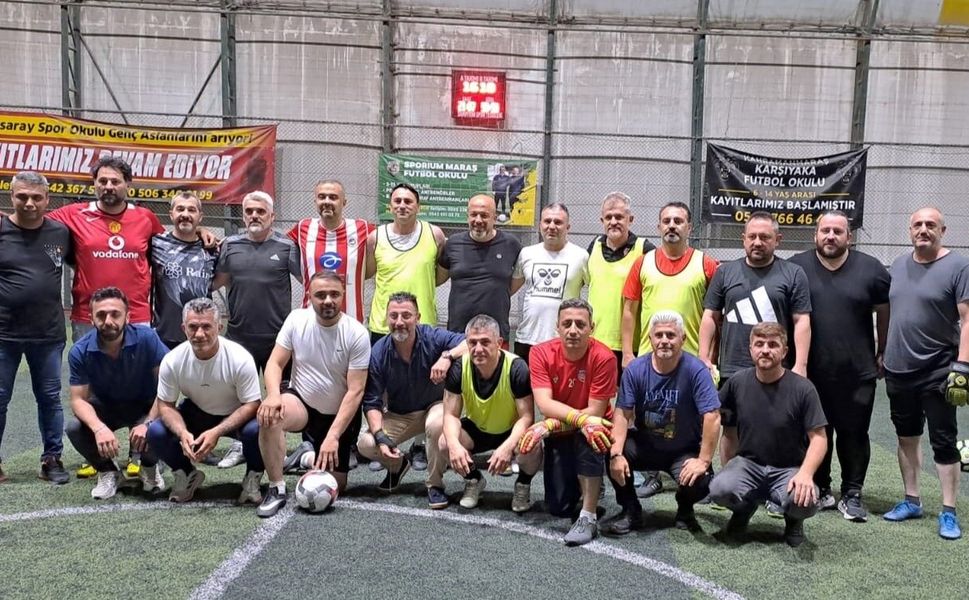 Başkan Toptaş eski takım arkadaşlarıyla sahada ter döktü