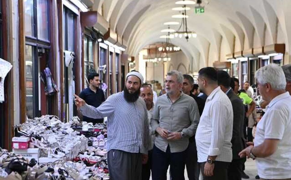 Başkan Görgel, Kapalı Çarşı’da Esnaf ve Vatandaşlarla Bir Araya Geldi