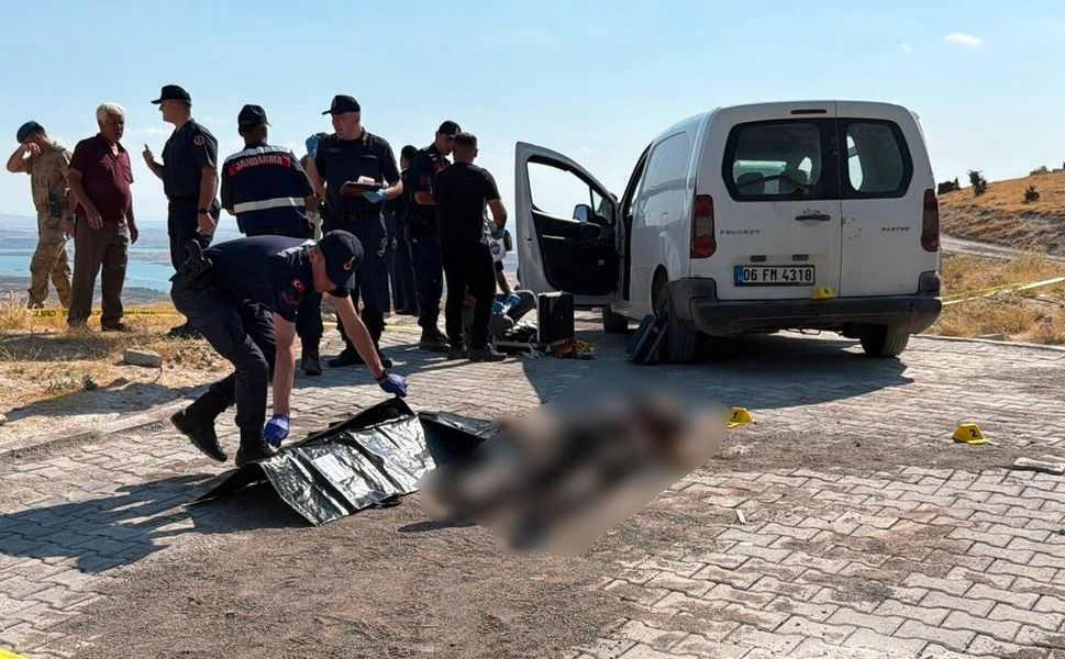 Mezarlık yanında silahla vurulmuş erkek ces*di bulundu