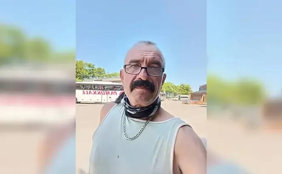 Ziyaretine gelen arkadaşını başına tokmakla vurarak öldürdü