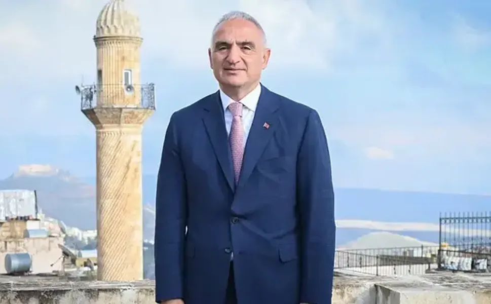 Depremde hasar gören iki tarihi camide restorasyon tamamlandı