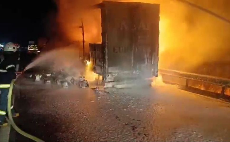 Kahramanmaraş’ta Madeni Yağ Yüklü TIR Alevlere Teslim Oldu