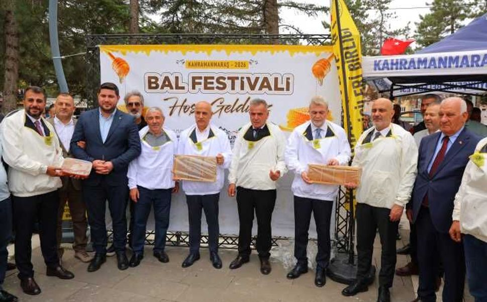 Göksun’da bir ilk! Bal Festivalinde 1 kilo bal yiyerek şampiyon oldu