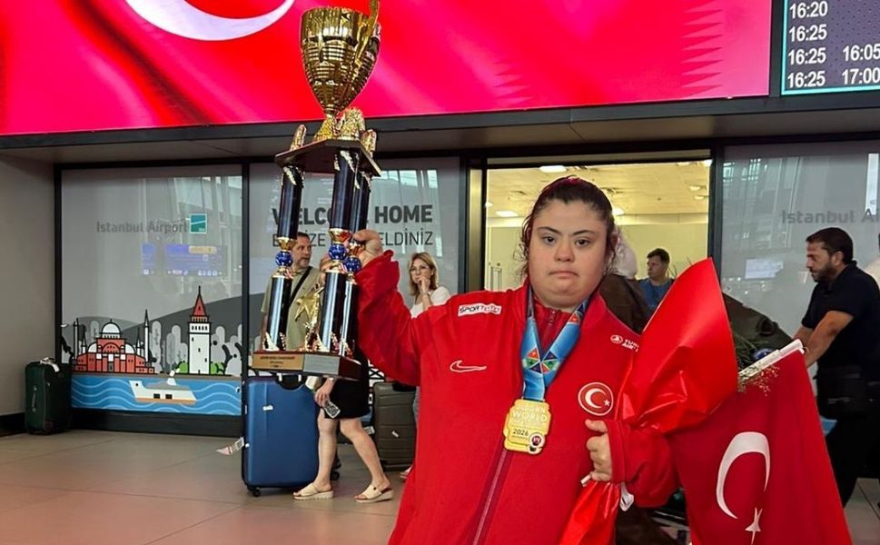 Down sendromlu Zeynep Sude, kendini korumak için başladığı judoda dünya şampiyonu oldu